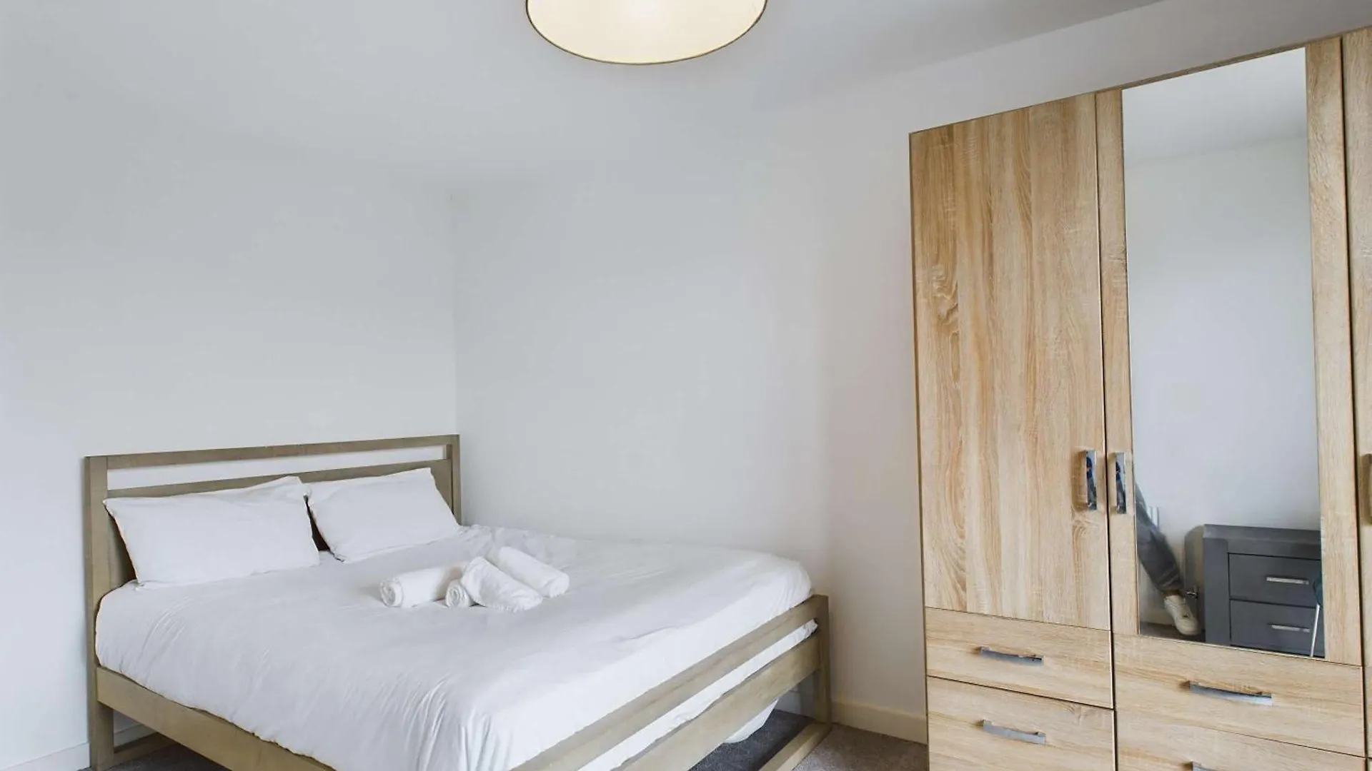 Free Parking Cozy 2 Bedroom Apartment In Belfast